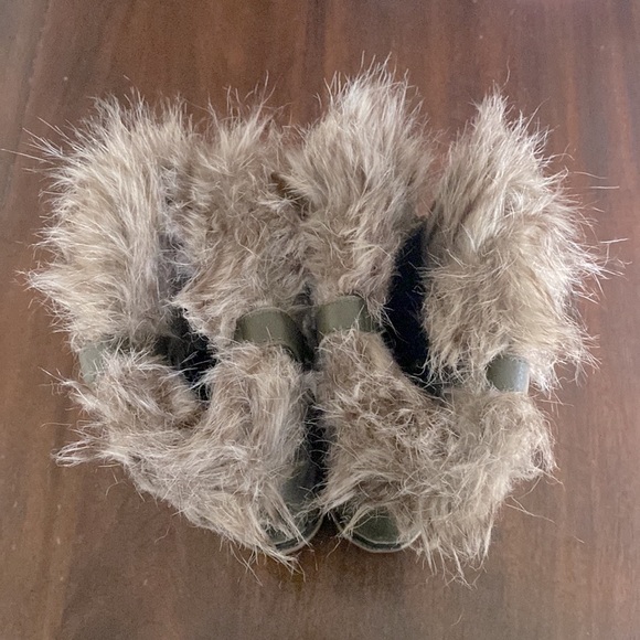 Joan of Arctic Army Green Leather Suede Snow Boots - Picture 4 of 7